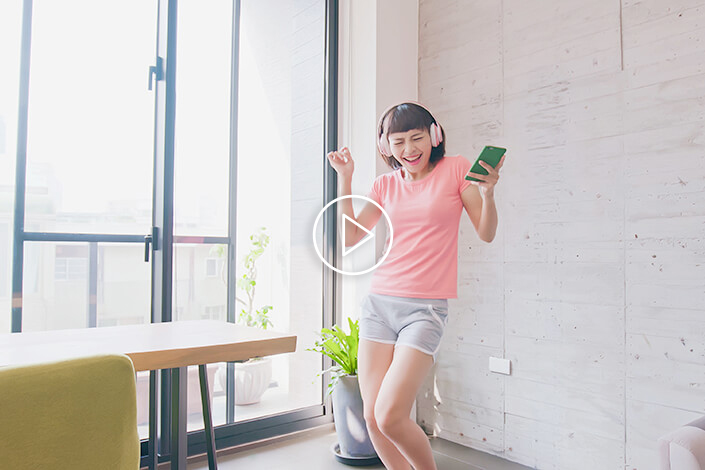 百萬訂閱網紅冰蹦－夏日保濕大作戰